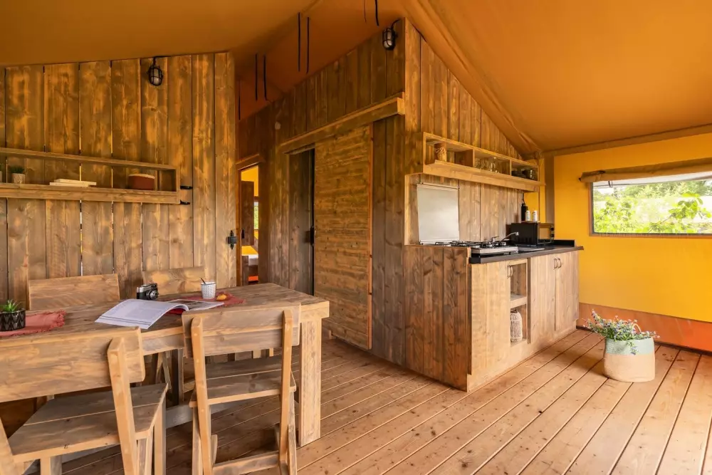 Village Floating Pressac2 Stjerner★★