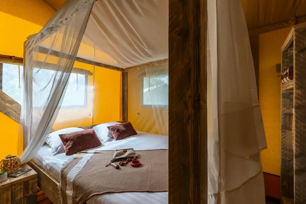 Village Floating Pressac2 Stjerner★★