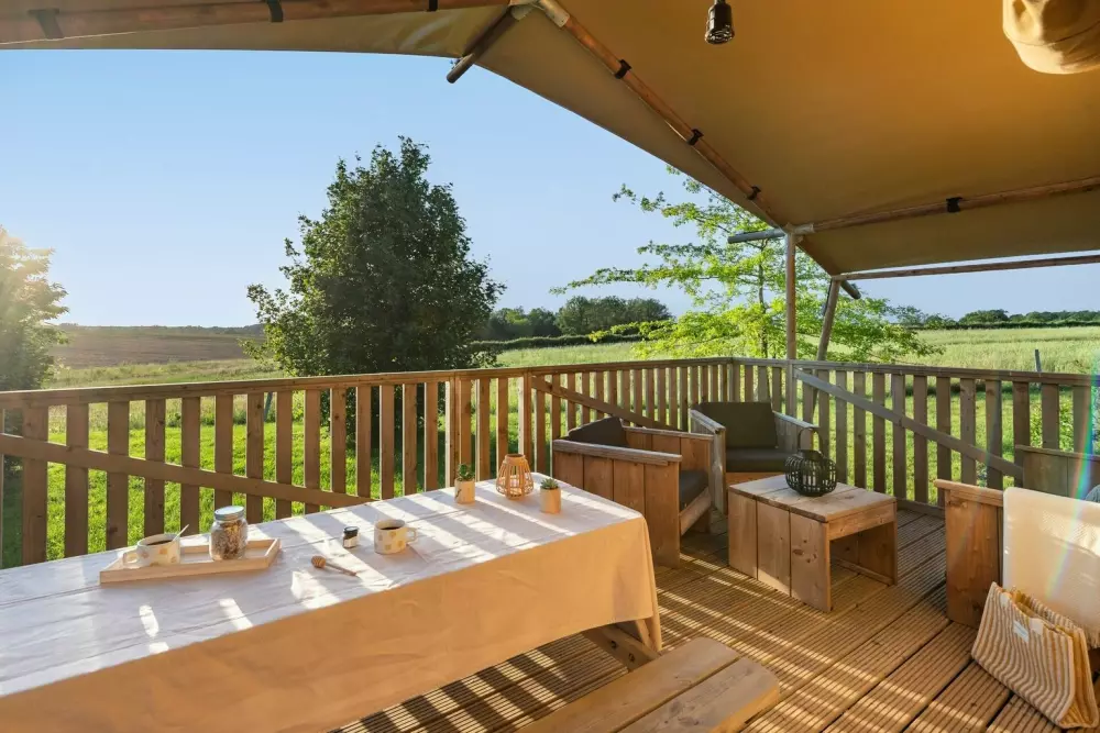 Village Floating Pressac2 Stjerner★★