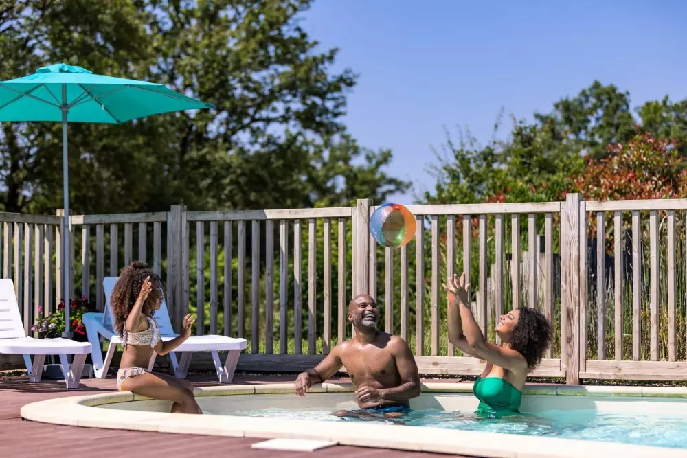 Village Floating Pressac2 Stjerner★★