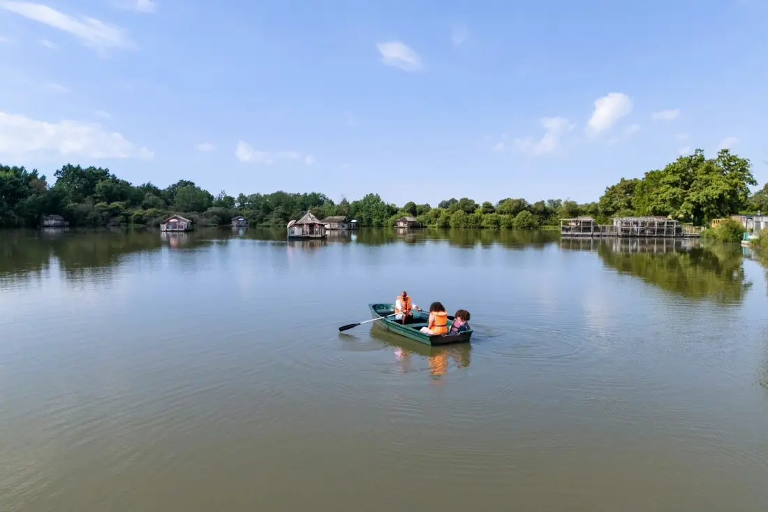 Village Floating Pressac...
