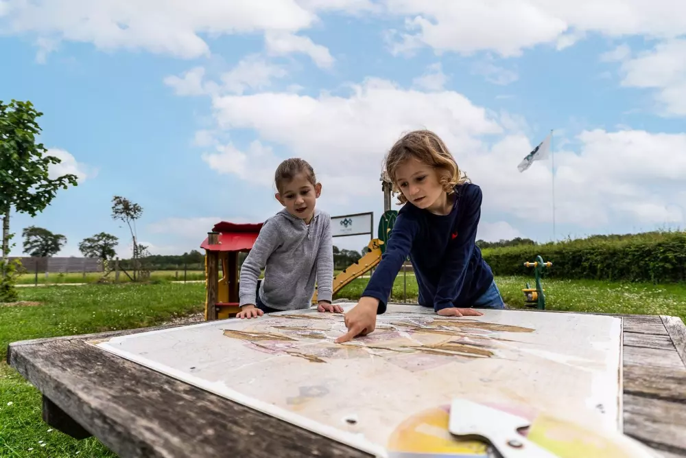 Village Floating Pressac2 Stjerner★★