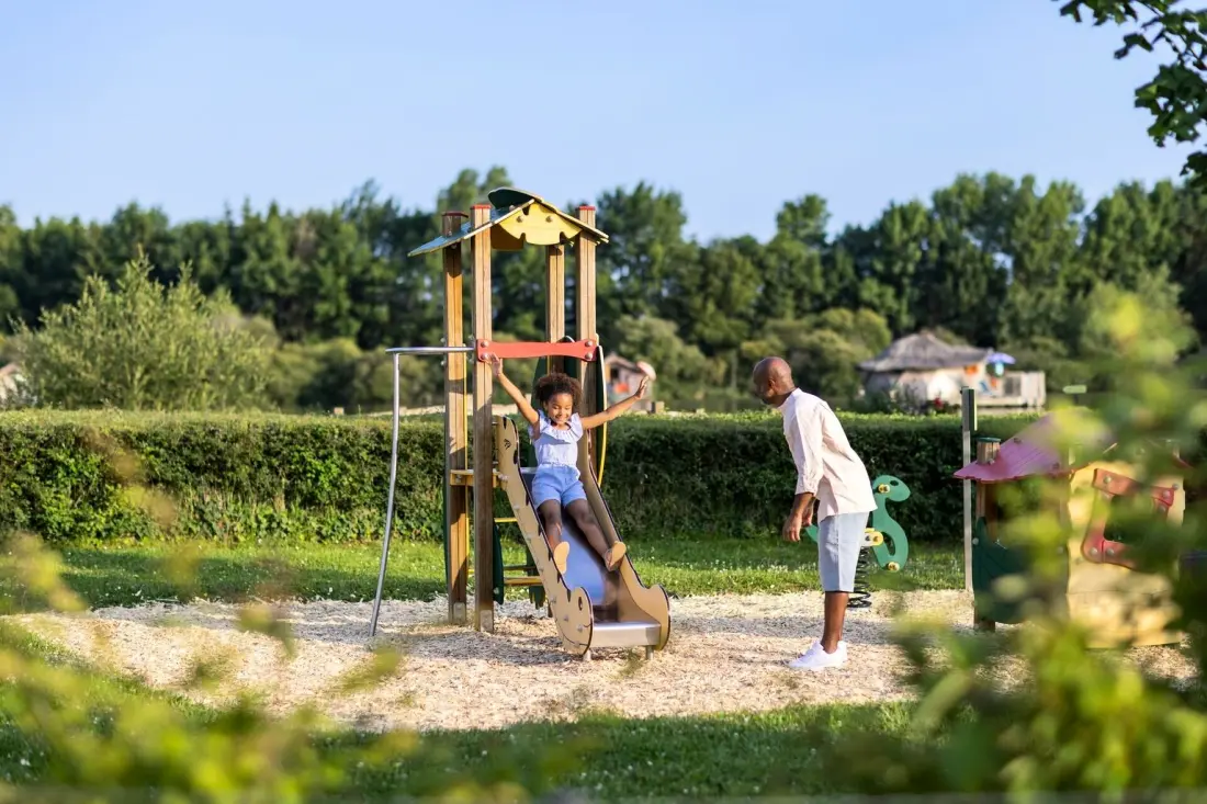 Village Floating Pressac...