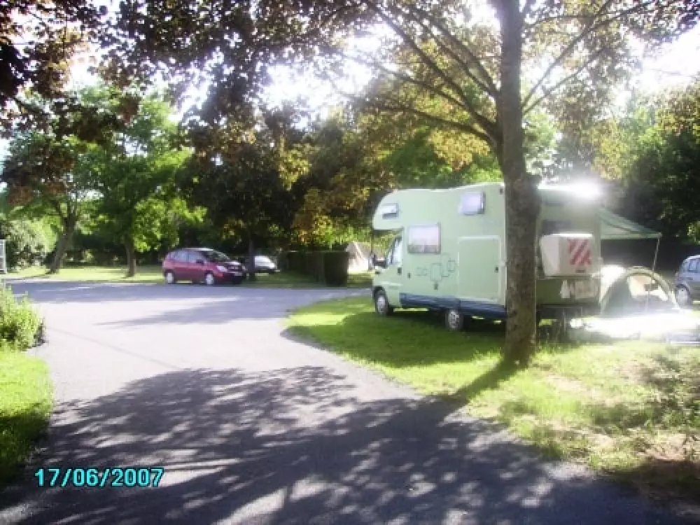 Village Camping LES VIGNES 3 Stars★★★