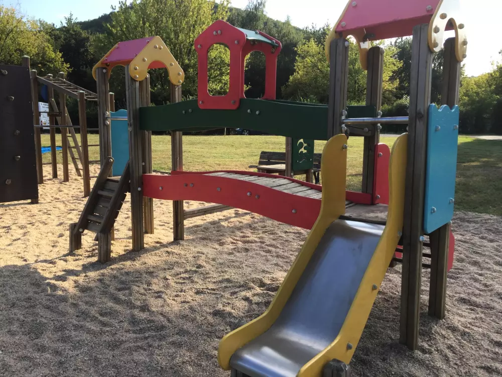 Village Camping LES VIGNES 3 Stars★★★