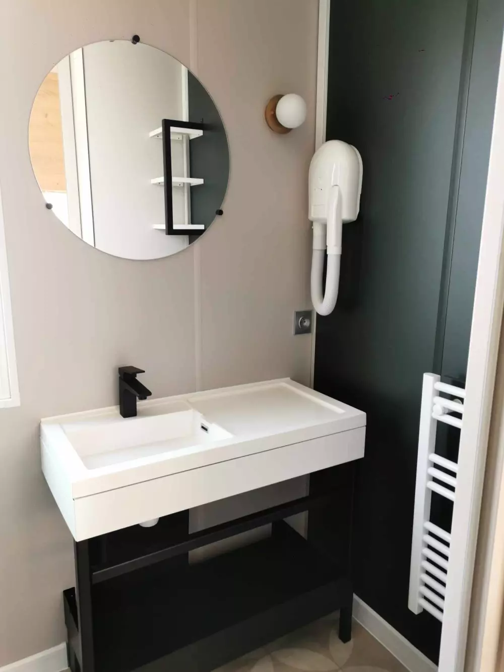 Camping Paradis Les Roses4 Sterne★★★★