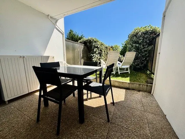Residence úszómedence és strand