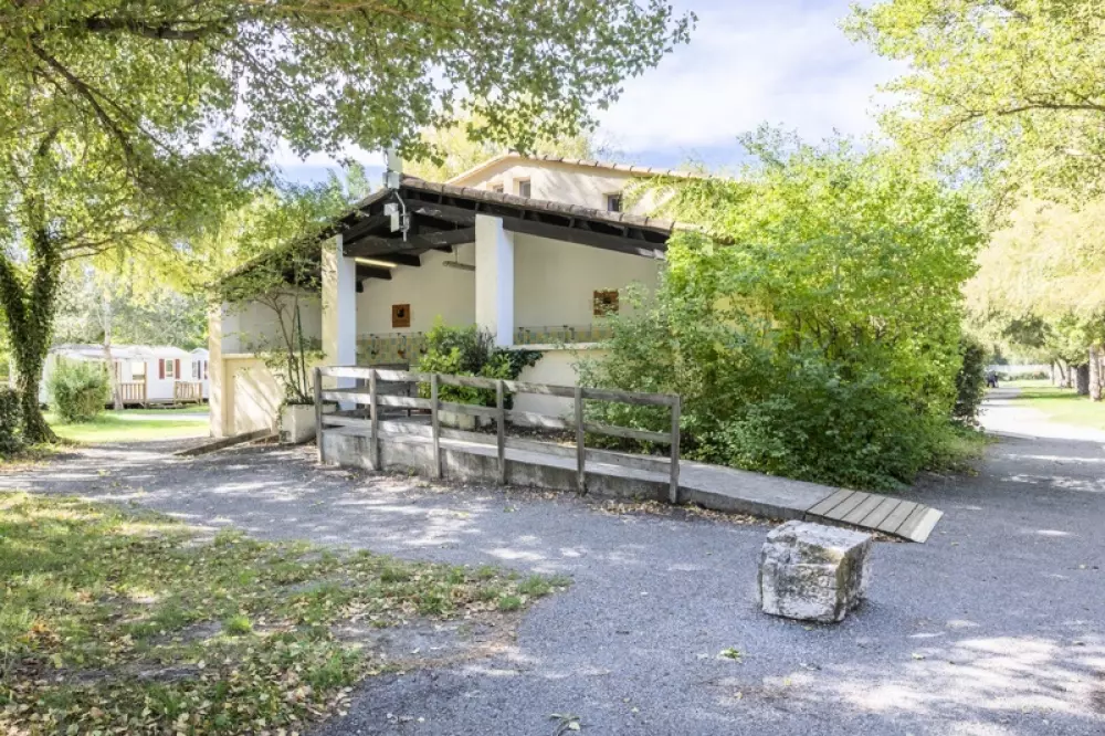 Alpha Camping Holding - Camping les Prés du Verdon 3 Estrellas★★★