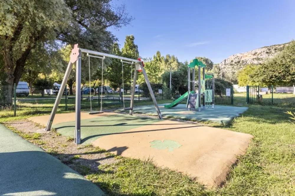 Alpha Camping Holding - Camping les Prés du Verdon 3 Estrellas★★★