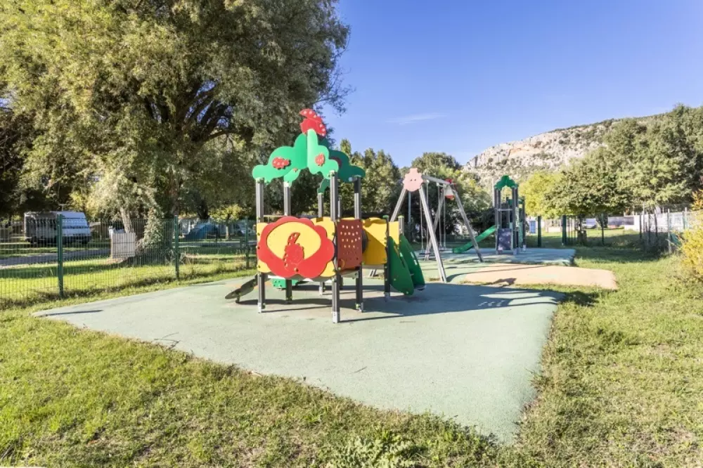 Alpha Camping Holding - Camping les Prés du Verdon 3 Estrellas★★★