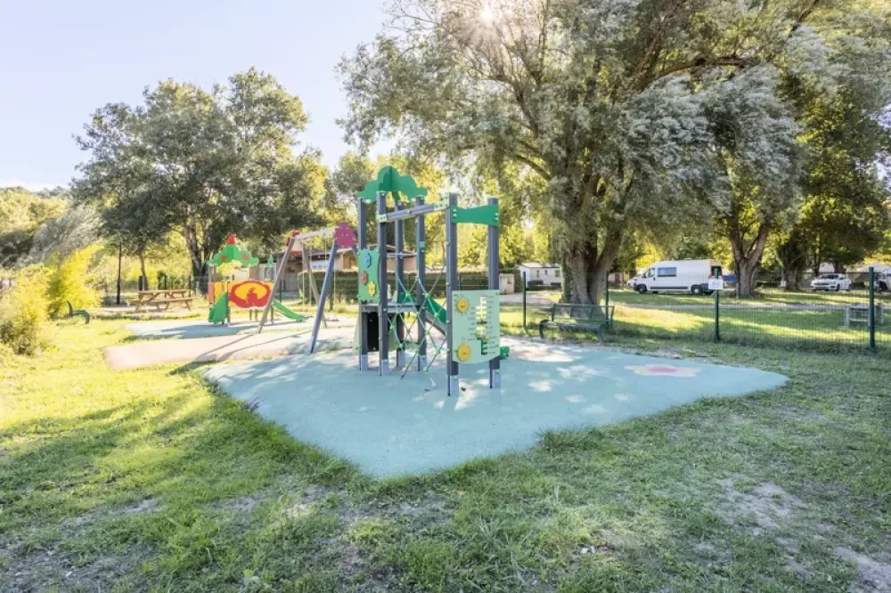 Alpha Camping Holding - Camping les Prés du Verdon 3 Estrellas★★★