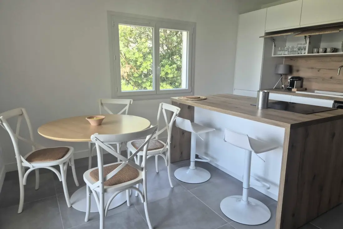 Családi apartman terasszal a tenger közelében