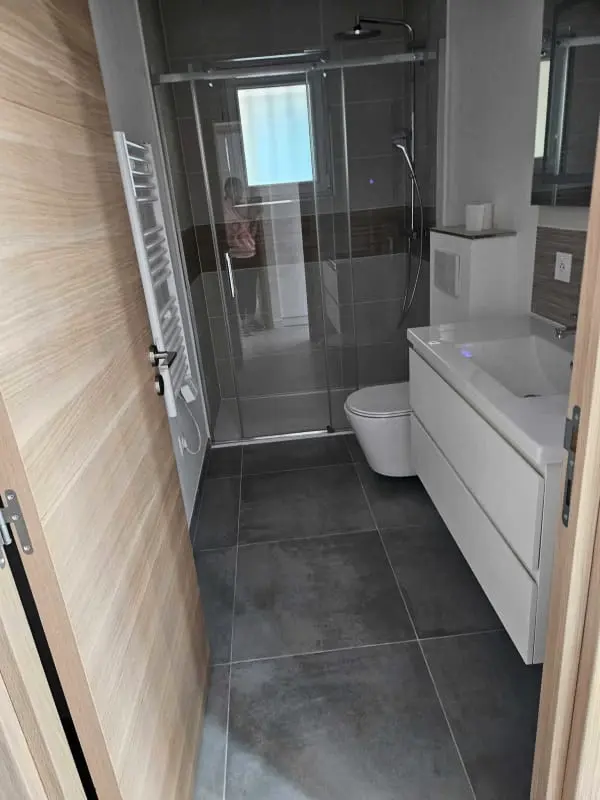 Családi apartman terasszal a tenger közelében