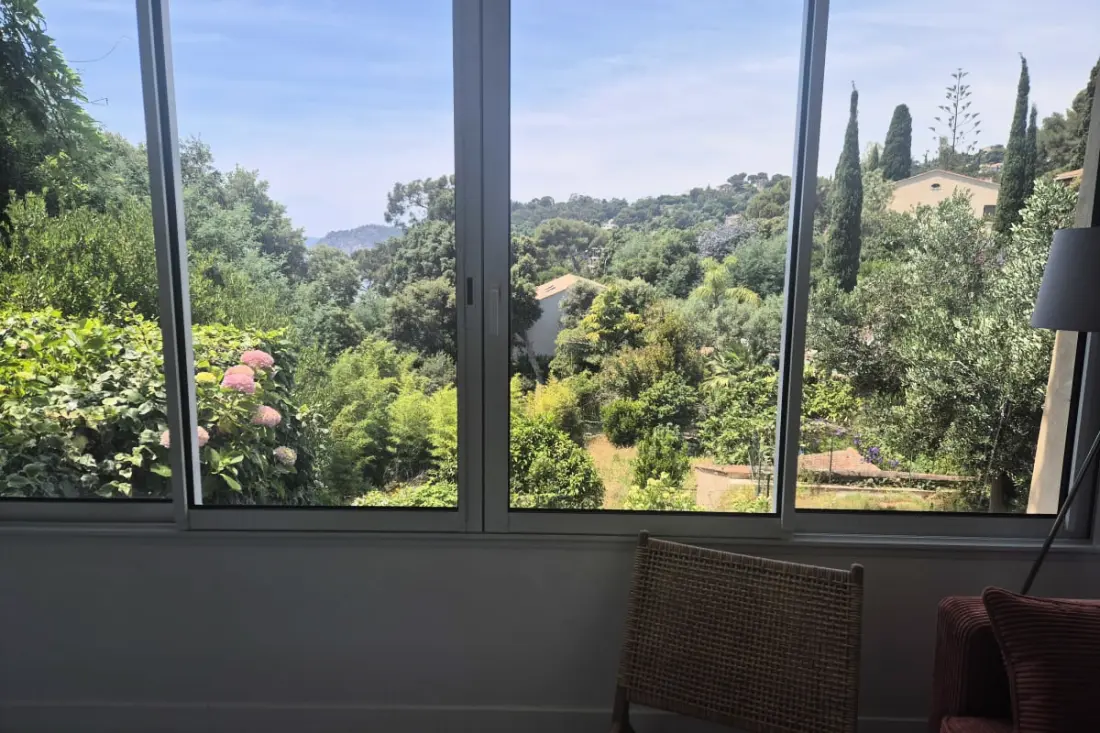 Családi apartman terasszal a tenger közelében