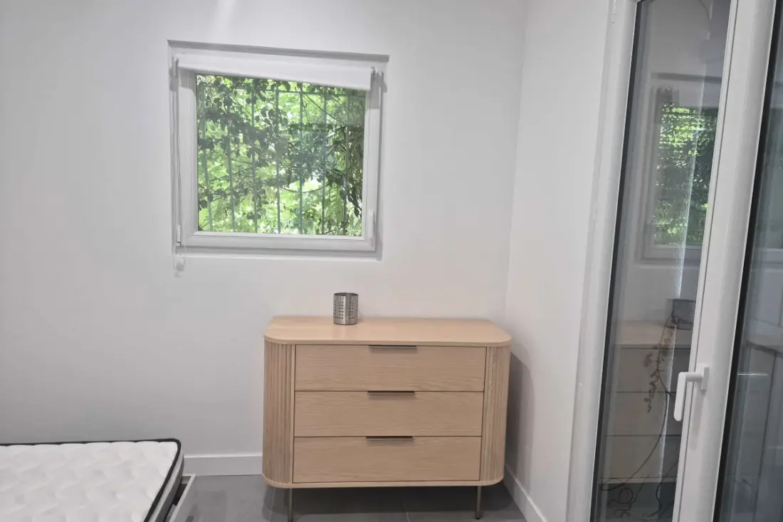 Családi apartman terasszal a tenger közelében