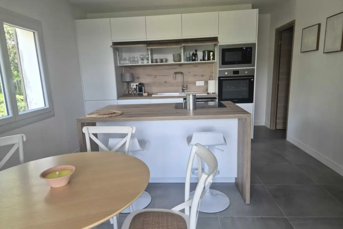 Családi apartman terasszal a tenger közelében