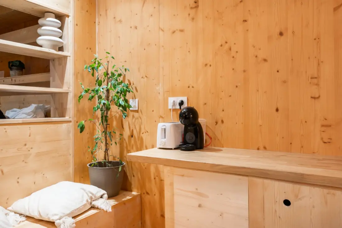 Tiny Alcove