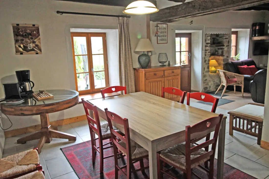 Gîte de France De kat die op 3 oren vist