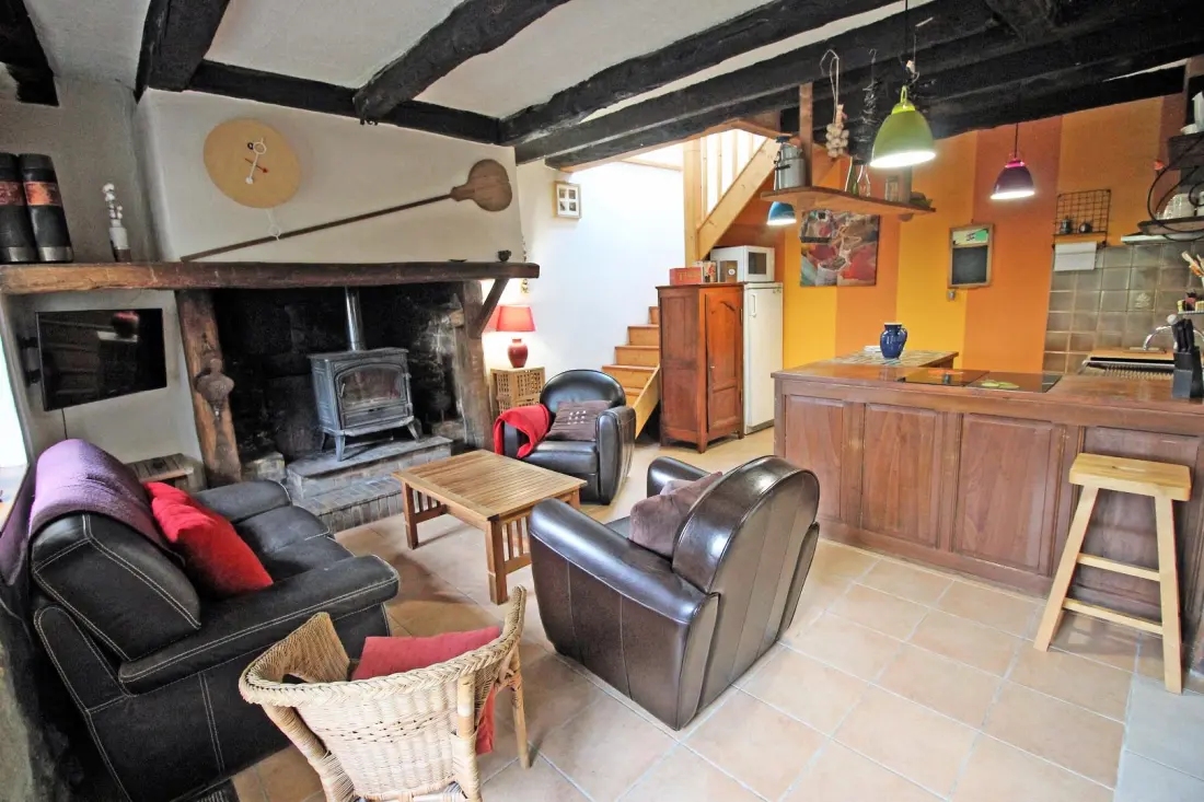 Gîte de France De kat die op 3 oren vist