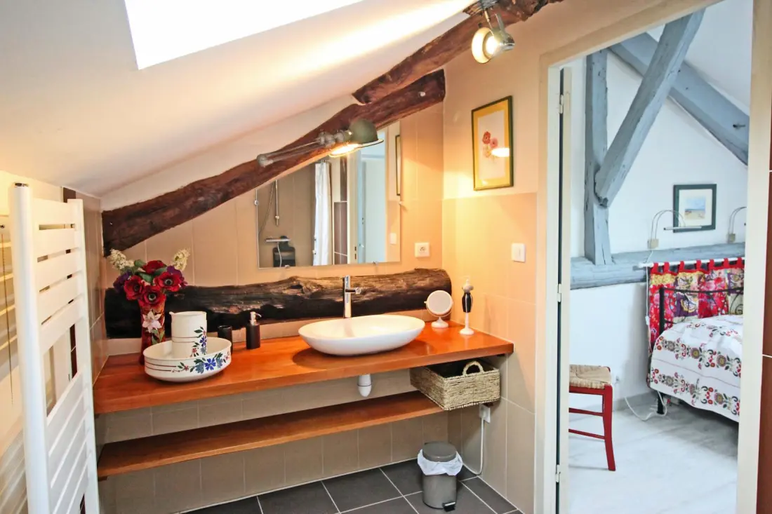 Gîte de France De kat die op 3 oren vist