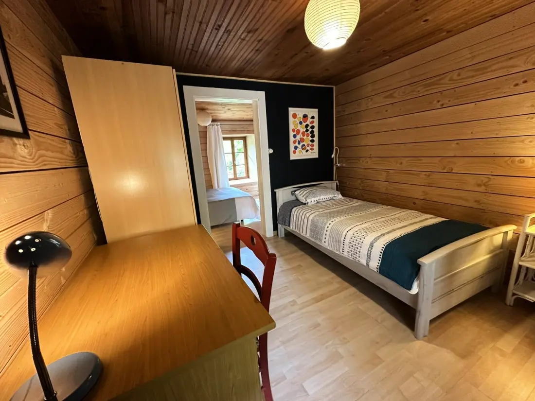 Gîte de France De kat die op 3 oren vist