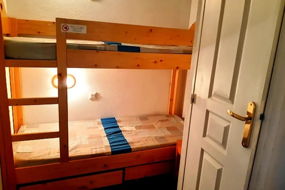 Bright Apartment For 8 in Risoul