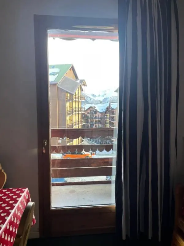 Luminous Studio in Risoul, Skiing Aux Pieds et Confort