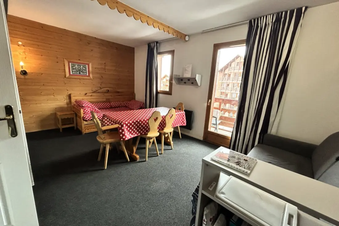 Luminous Studio in Risoul, Skiing Aux Pieds et Confort