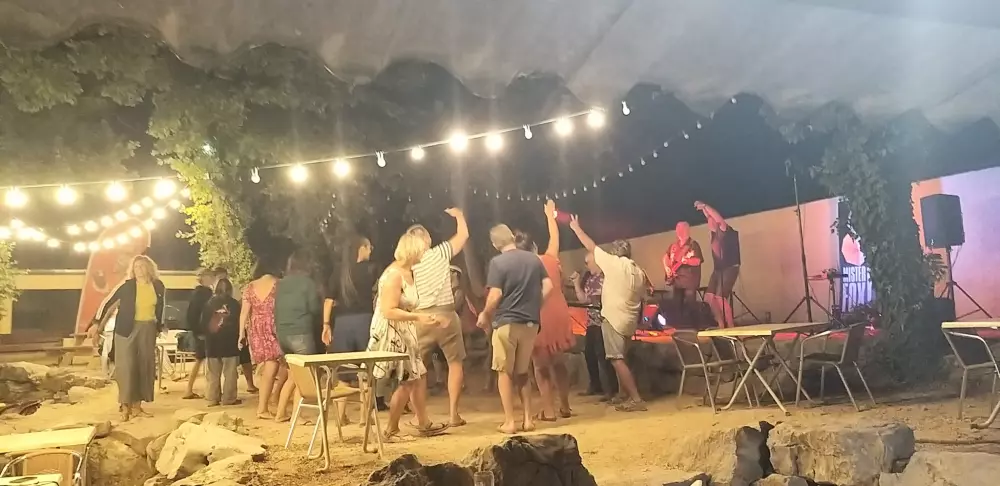 Camping Universal 4 Sterne★★★★