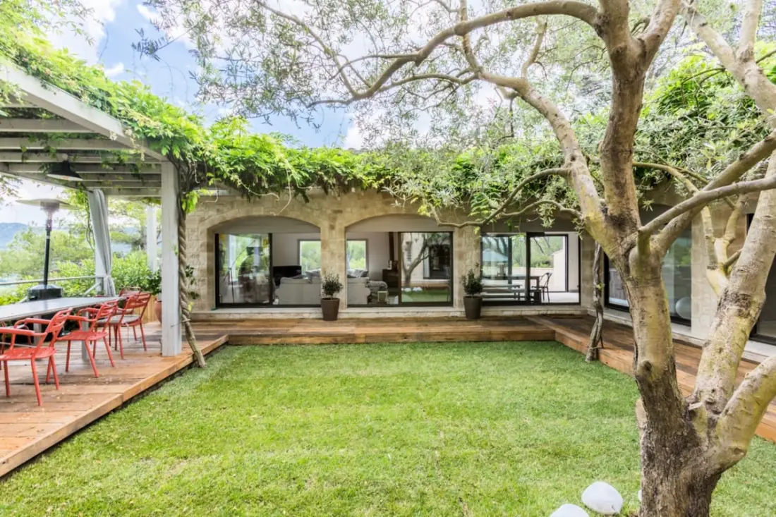 Kiváló villa kilátással, Aix En Provence és Luberon között