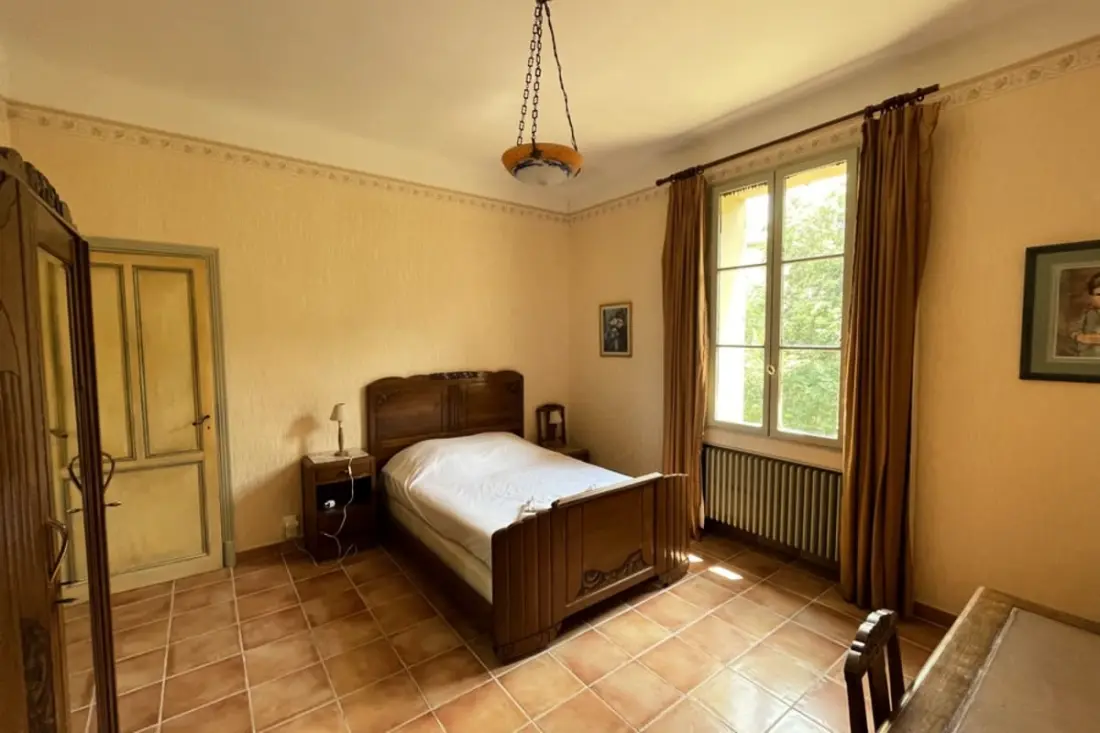 Új Villa Les Cypresses