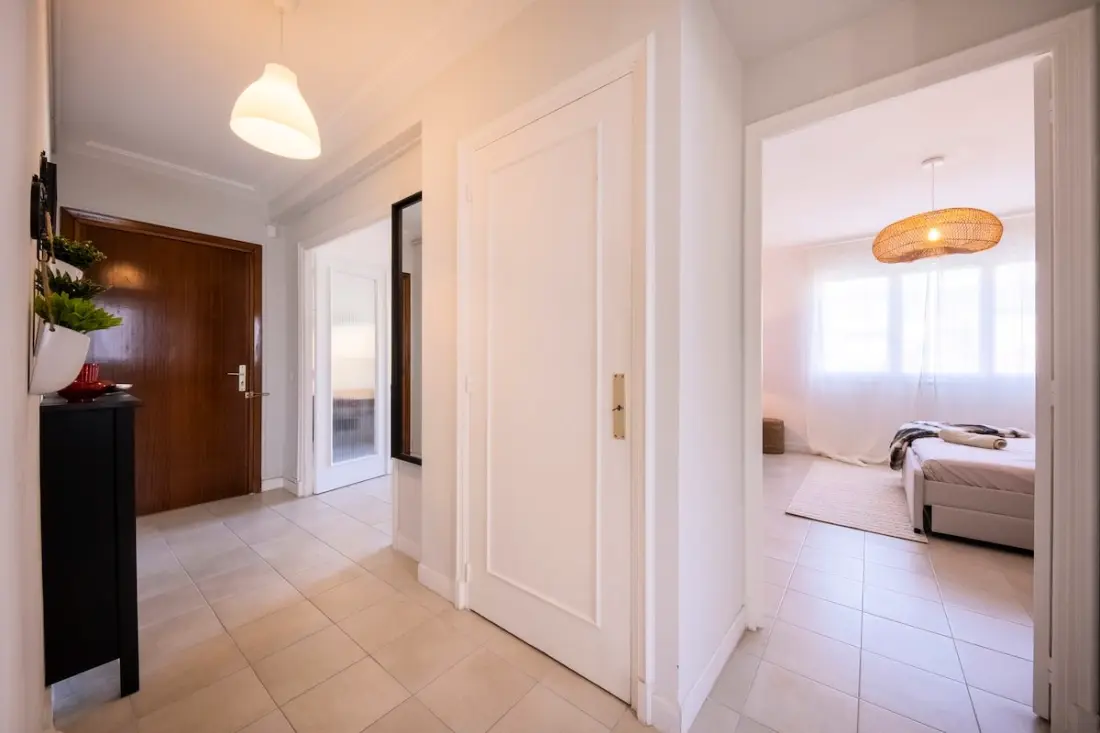 06b - Beautiful 2 Rooms Renovated with Sea View Terrace