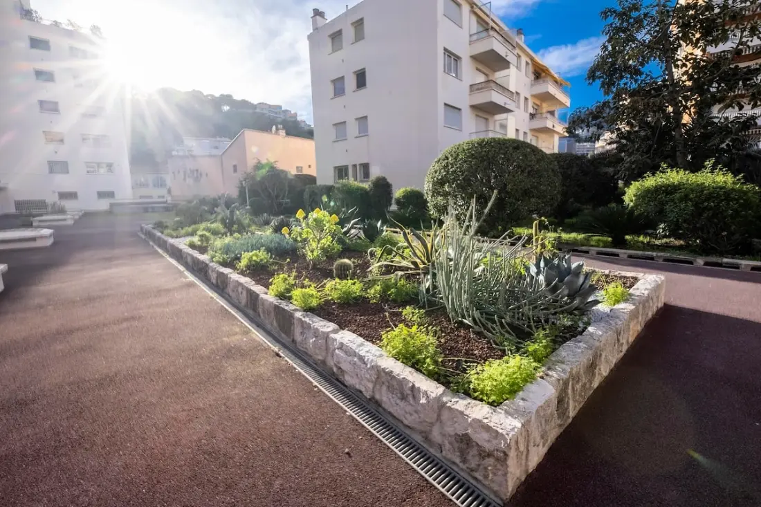 06b - Beautiful 2 Rooms Renovated with Sea View Terrace