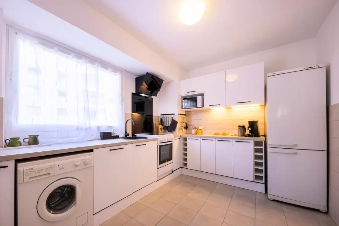 06b - Beautiful 2 Rooms Renovated with Sea View Terrace