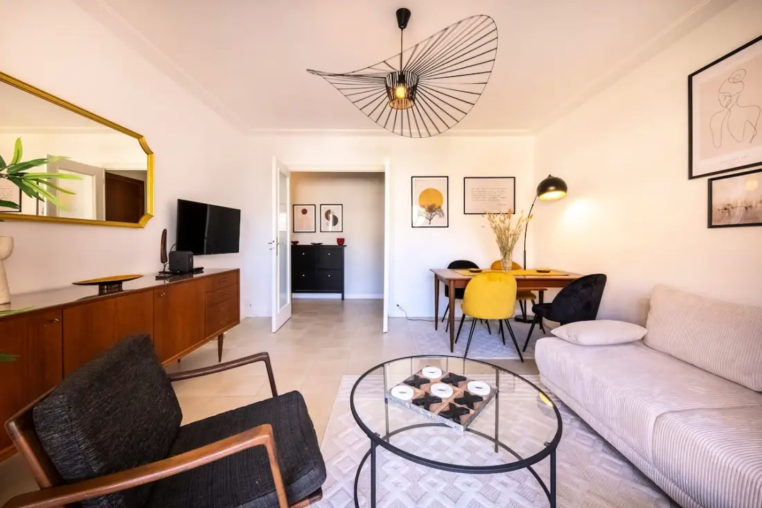 06b - Beautiful 2 Rooms Renovated with Sea View Terrace