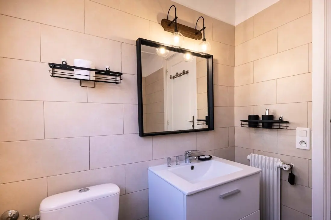 06b - Beautiful 2 Rooms Renovated with Sea View Terrace