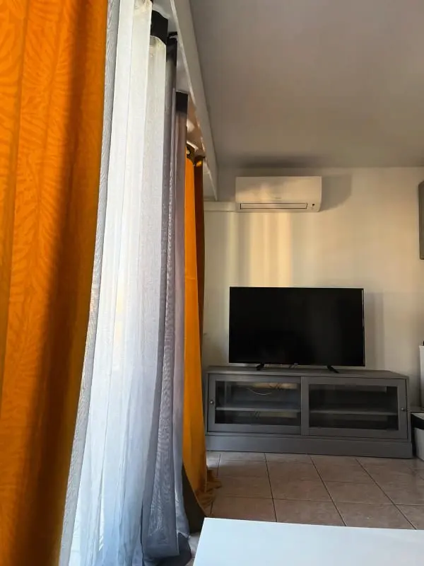 06bq : Studio à Deux Pas Des Plages