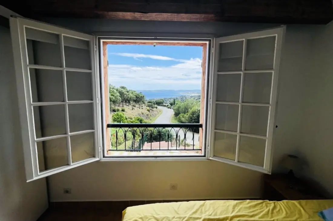 Mazet With View Over The Gulf Of Saint-Tropez