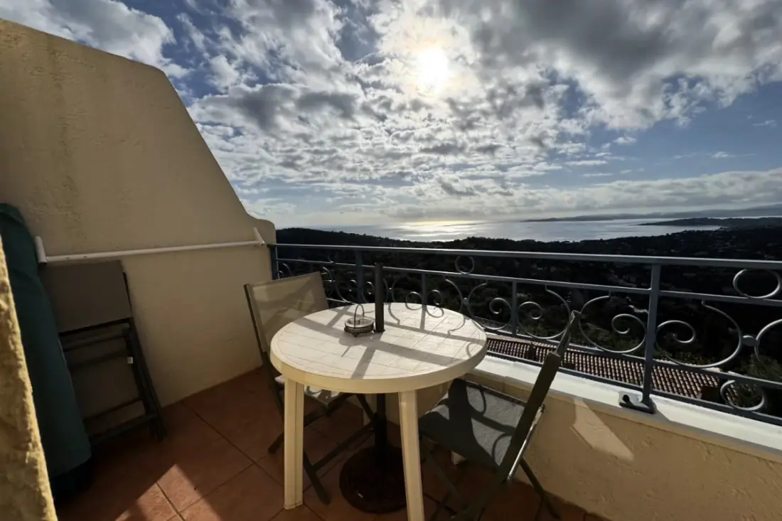 Studio with Terrace and Pool Aux Issambres