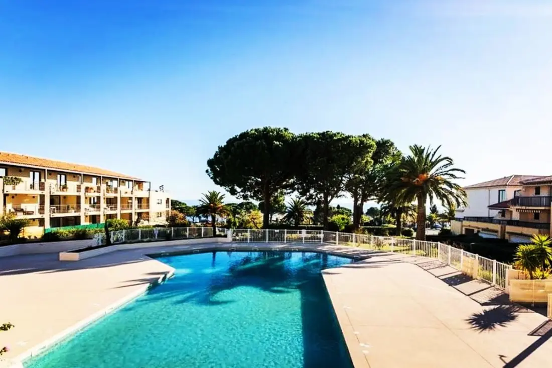 Cosy Studio With Pool And Beach Accessible by Foot