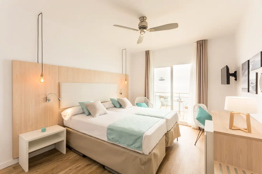 Hotel Pierre & Vacances Monterrey Roses 4 Stars★★★★