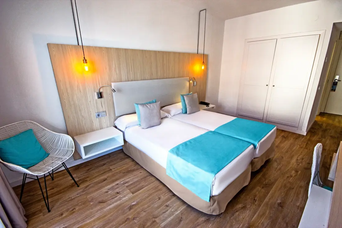 Hotel Pierre & Vacances Monterrey Roses 4 Stars★★★★
