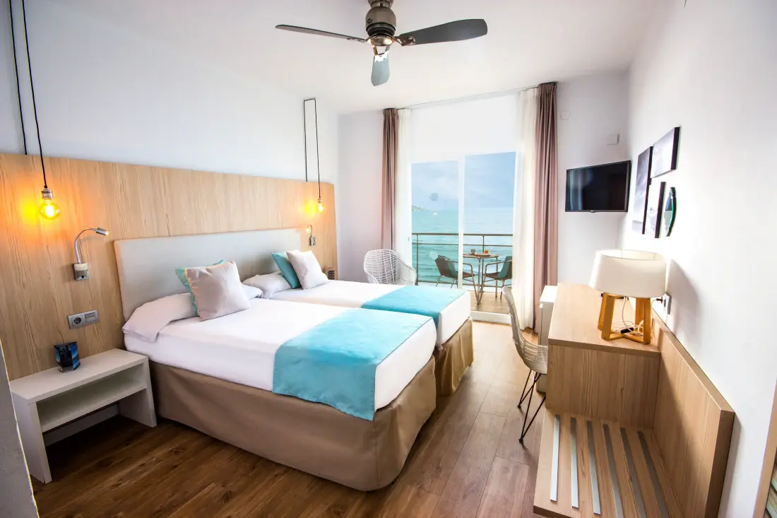 Hotel Pierre & Vacances Monterrey Roses 4 Stars★★★★