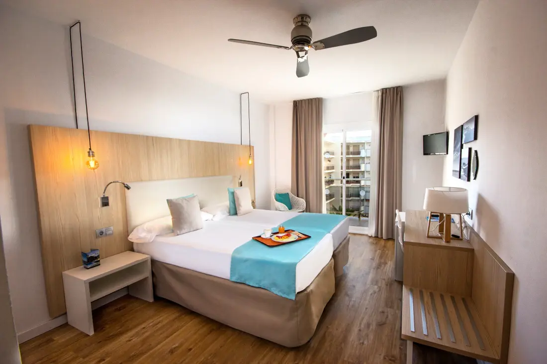 Hotel Pierre & Vacances Monterrey Roses 4 Stars★★★★