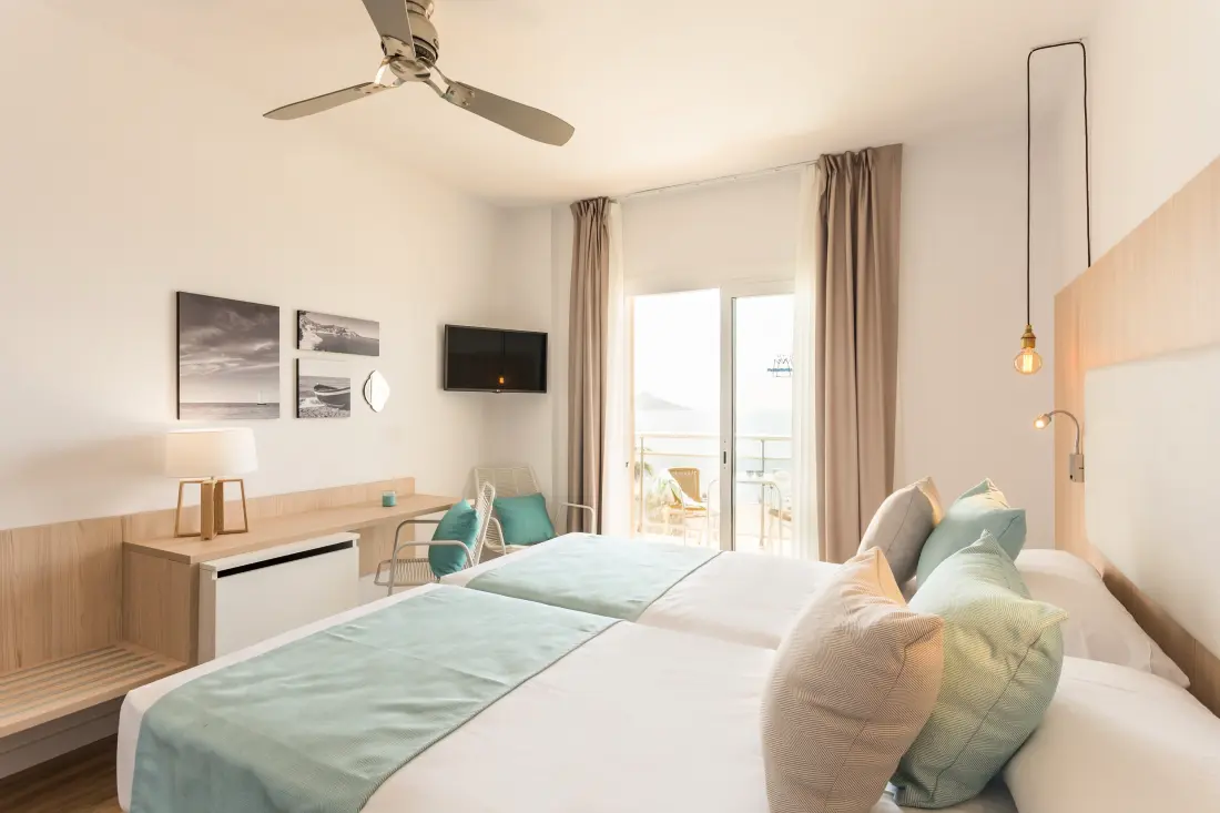 Hotel Pierre & Vacances Monterrey Roses 4 Stars★★★★