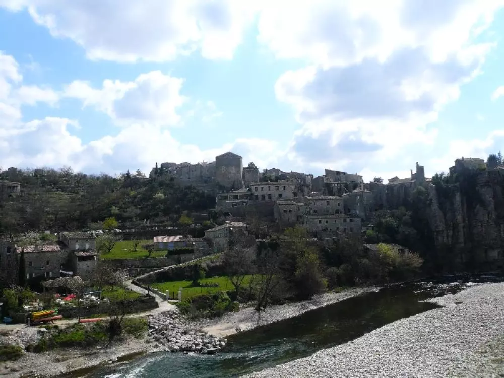 ZAMKNIĘTE HORTENZJE