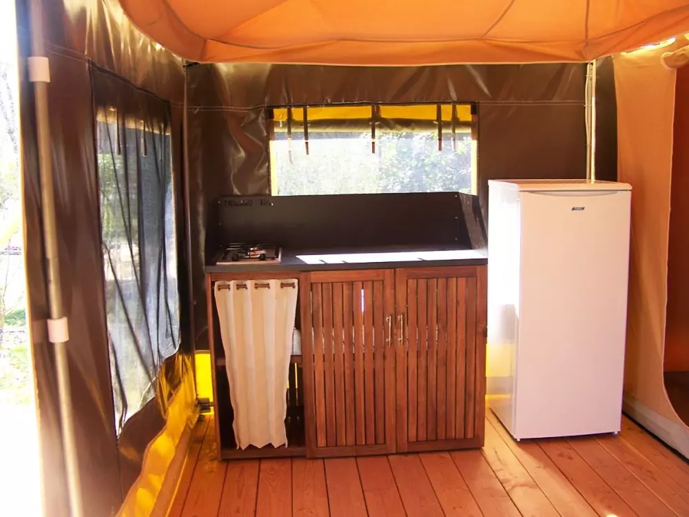 ZAMKNIĘTE HORTENZJE