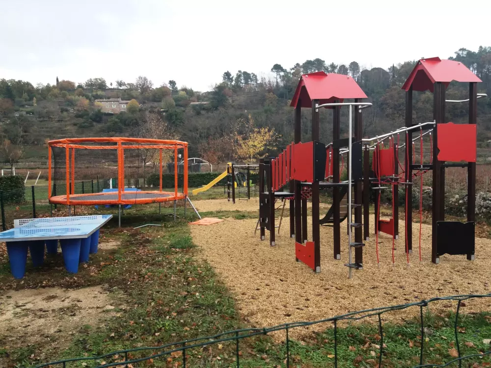 ZAMKNIĘTE HORTENZJE