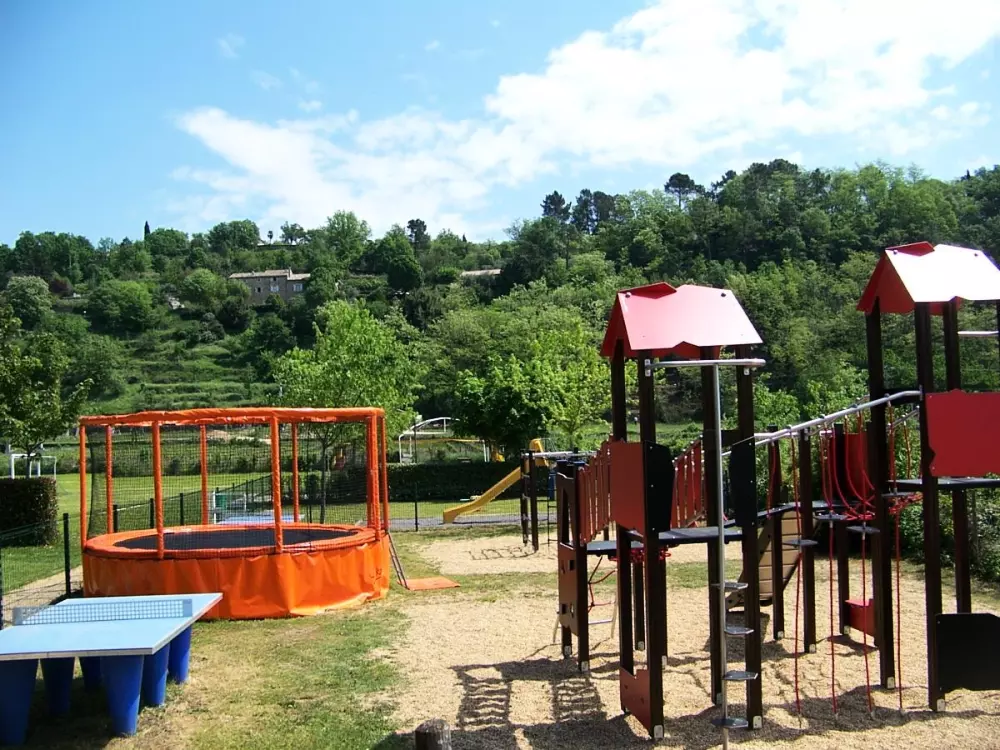 ZAMKNIĘTE HORTENZJE