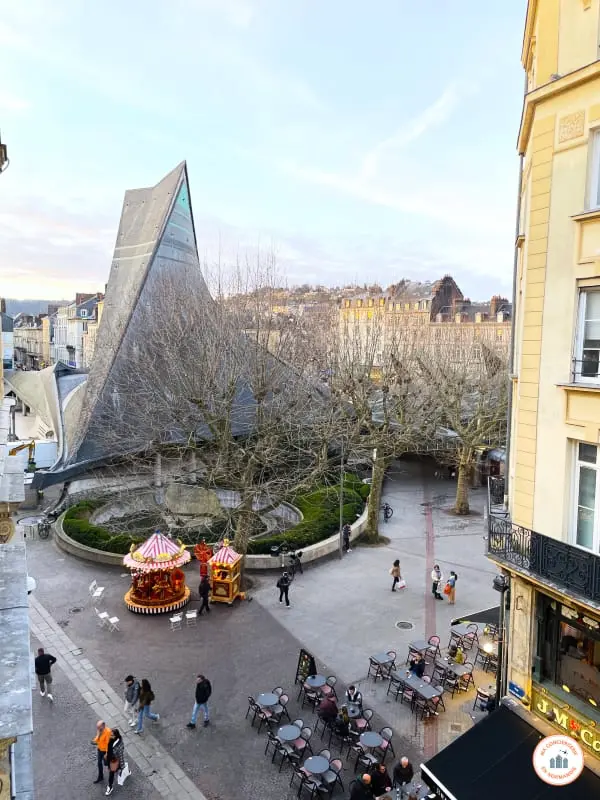 Az egzotikus - Old Market Square View